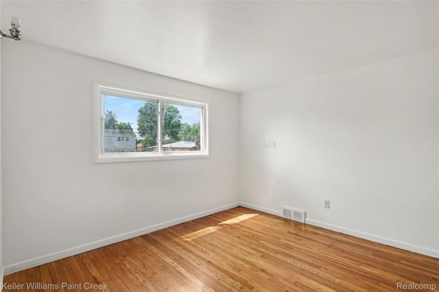 2918 Saratoga Drive, Troy, MI 48083