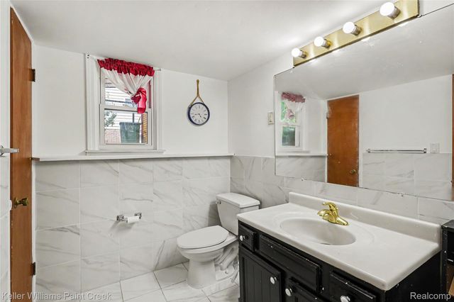 2918 Saratoga Drive, Troy, MI 48083