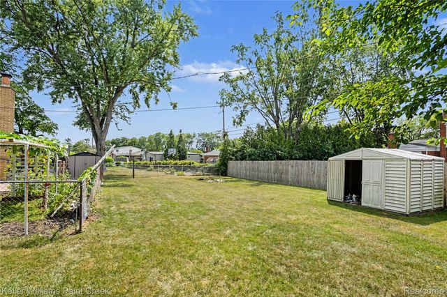 2918 Saratoga Drive, Troy, MI 48083