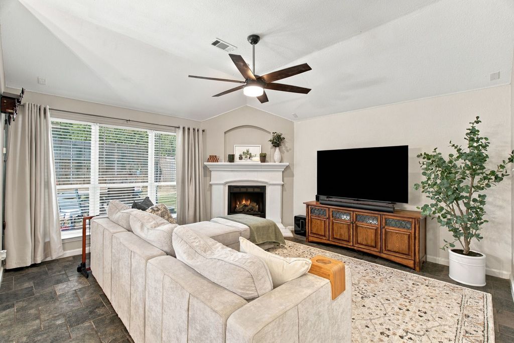 2868 Spotted Owl Drive, Fort Worth, TX 76244 — photo 2