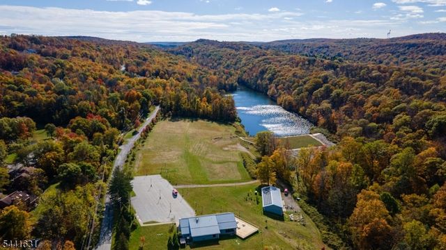 13 Village Way E7, Vernon Twp., NJ 07462