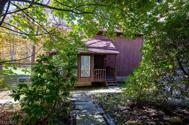 13 Village Way E7, Vernon Twp., NJ 07462