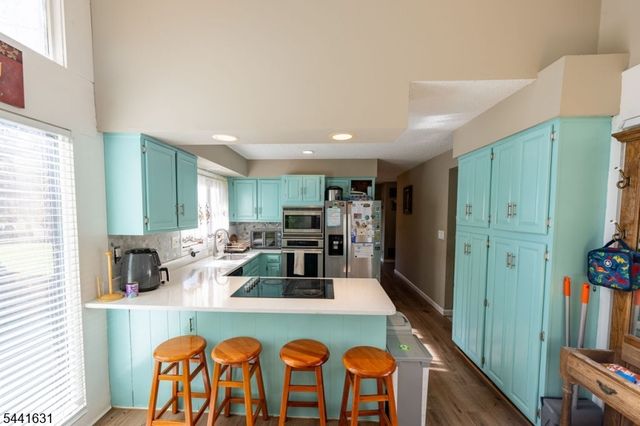 13 Village Way E7, Vernon Twp., NJ 07462