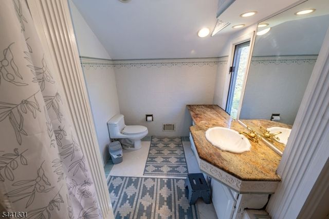 13 Village Way E7, Vernon Twp., NJ 07462