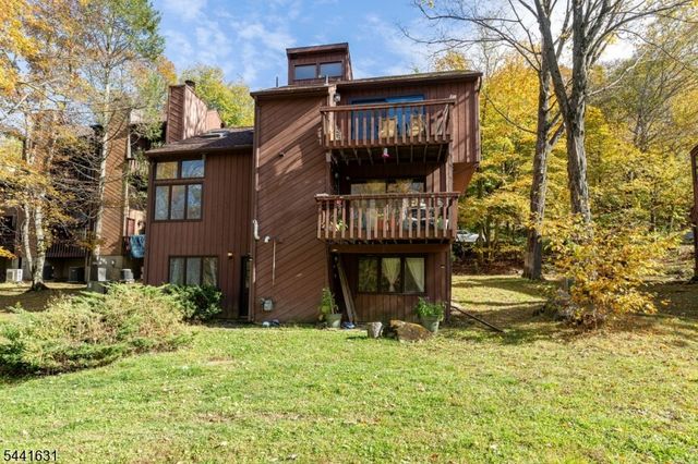 13 Village Way E7, Vernon Twp., NJ 07462