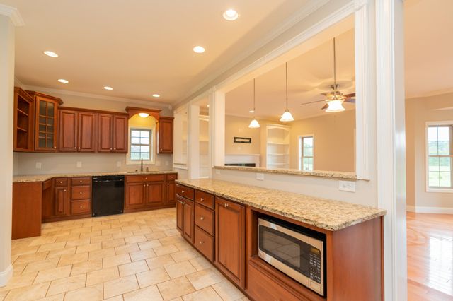 231 E Valley Road, Dunlap, TN 37327