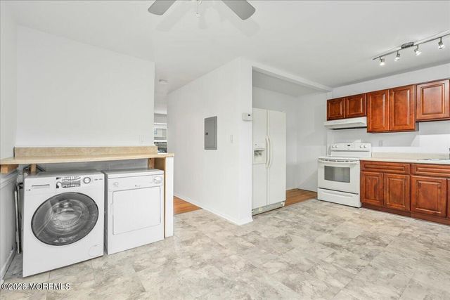 69 Village Green Way, Hazlet, NJ 07730