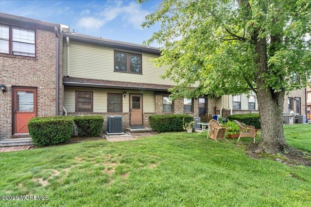 69 Village Green Way, Hazlet, NJ 07730