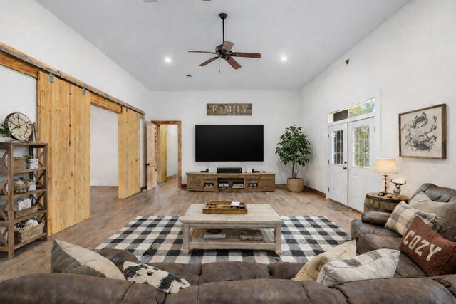 306 Tanglewood Lane, Somerville, TX 77879