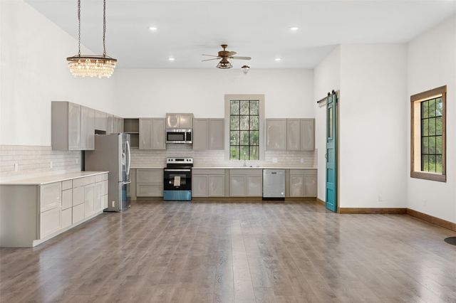 306 Tanglewood Lane, Somerville, TX 77879