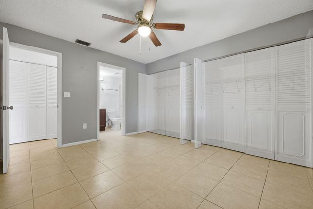 824 SW 9th Street Circle 201, Boca Raton, FL 33486