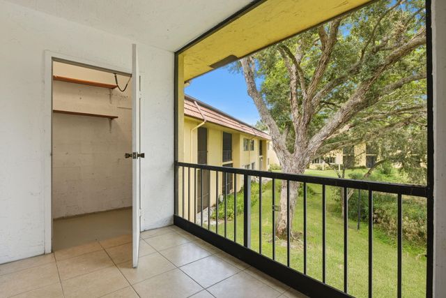 824 SW 9th Street Circle 201, Boca Raton, FL 33486