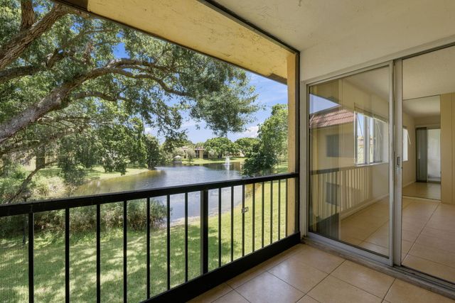 824 SW 9th Street Circle 201, Boca Raton, FL 33486