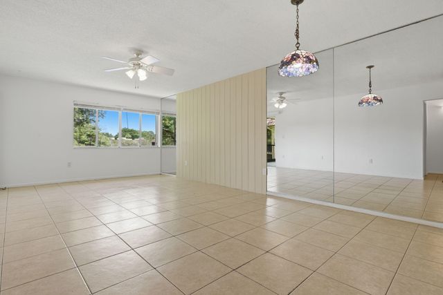 824 SW 9th Street Circle 201, Boca Raton, FL 33486