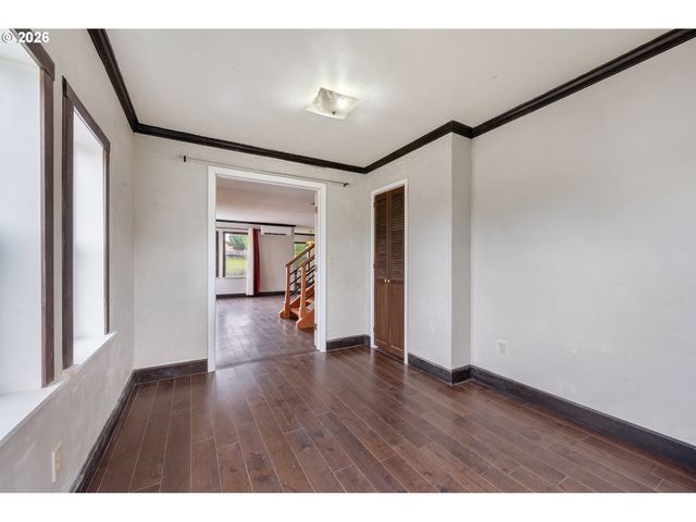 2916 COLUMBIA HEIGHTS Rd, Longview, WA 98632