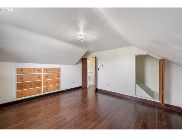 2916 COLUMBIA HEIGHTS Rd, Longview, WA 98632