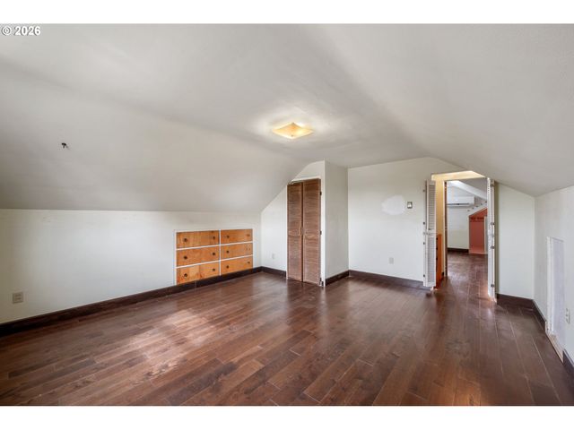 2916 COLUMBIA HEIGHTS Rd, Longview, WA 98632