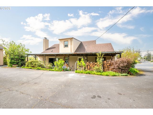 2916 COLUMBIA HEIGHTS Rd, Longview, WA 98632