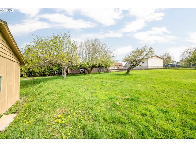 2916 COLUMBIA HEIGHTS Rd, Longview, WA 98632