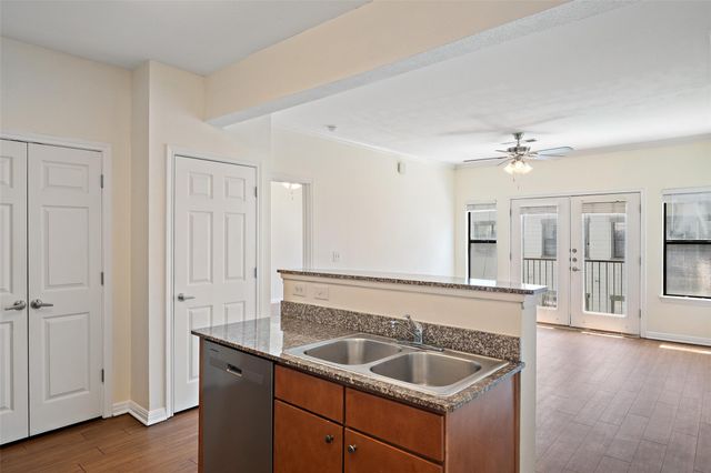 2502 Leon ST 417, Austin, TX 78705