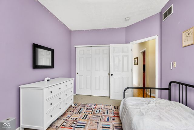 6264 Saddletree Drive, Zionsville, IN 46077