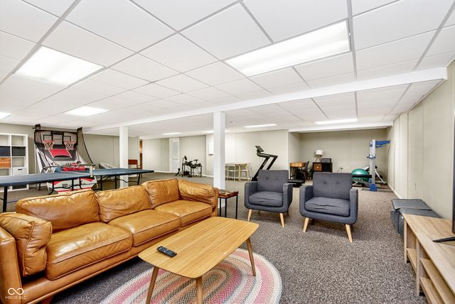 6264 Saddletree Drive, Zionsville, IN 46077