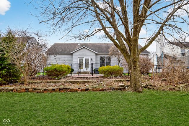 6264 Saddletree Drive, Zionsville, IN 46077