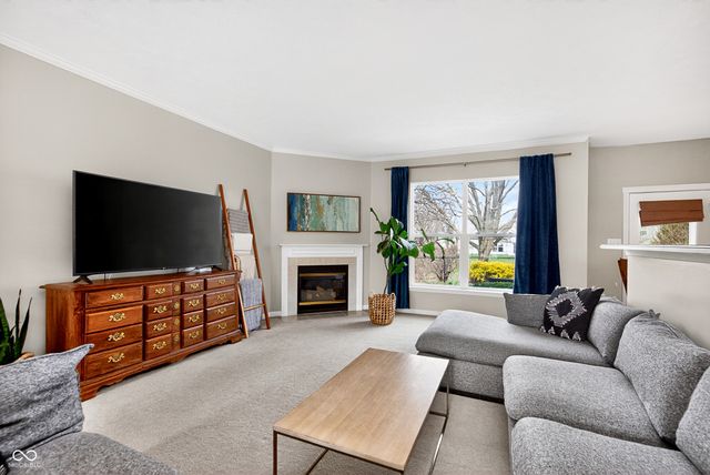 6264 Saddletree Drive, Zionsville, IN 46077