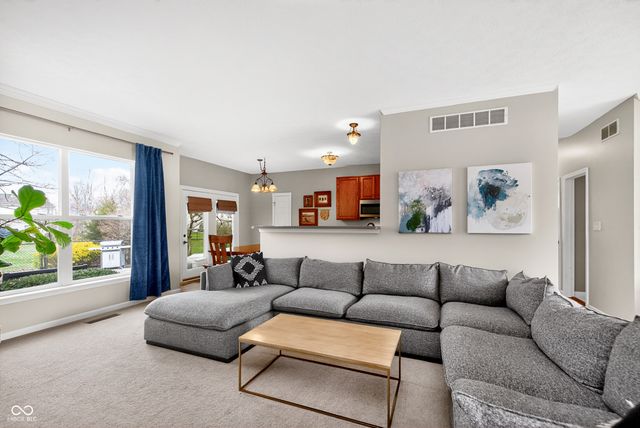 6264 Saddletree Drive, Zionsville, IN 46077