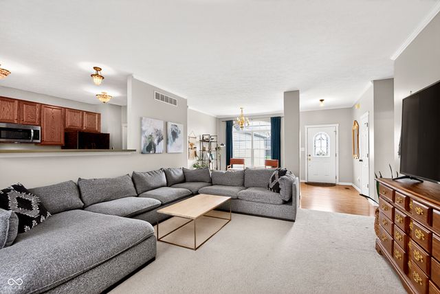 6264 Saddletree Drive, Zionsville, IN 46077