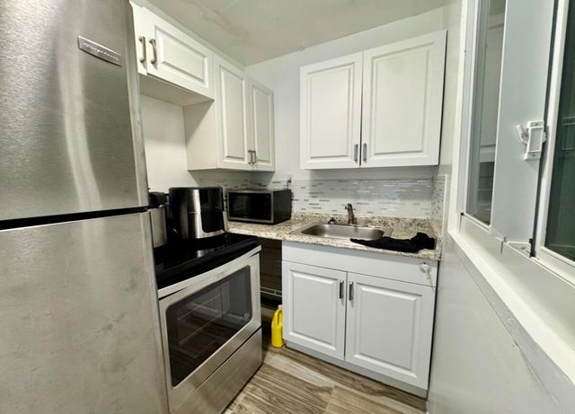 5678 Silvian Road, West Palm Beach, FL 33415