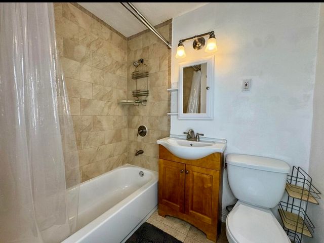 5678 Silvian Road, West Palm Beach, FL 33415