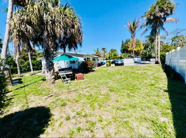 5678 Silvian Road, West Palm Beach, FL 33415