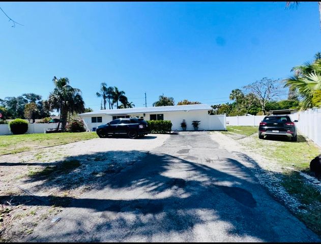 5678 Silvian Road, West Palm Beach, FL 33415
