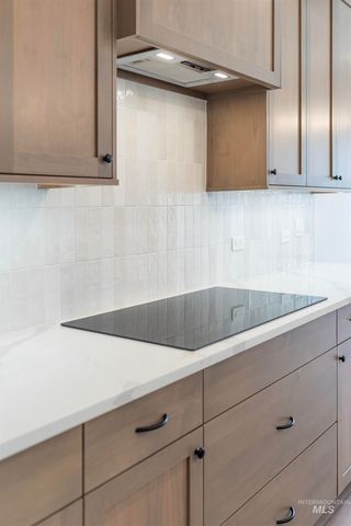 390 S Diesel Way, Boise, ID 83716