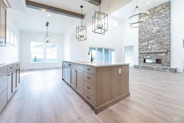 390 S Diesel Way, Boise, ID 83716