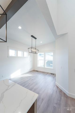 390 S Diesel Way, Boise, ID 83716