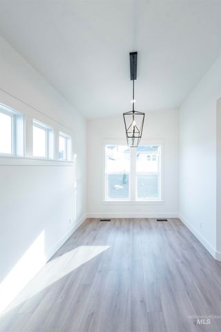 390 S Diesel Way, Boise, ID 83716
