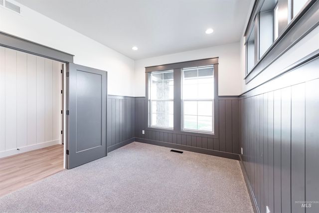 390 S Diesel Way, Boise, ID 83716