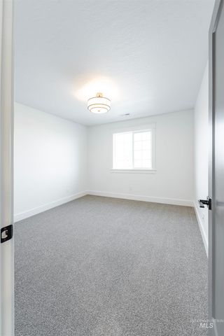 390 S Diesel Way, Boise, ID 83716
