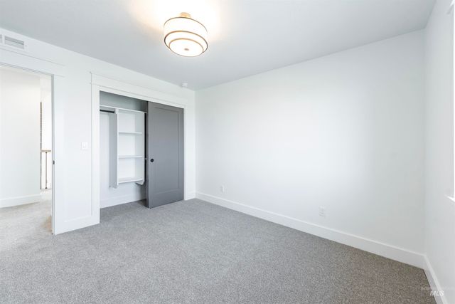 390 S Diesel Way, Boise, ID 83716