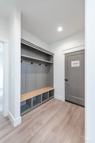 390 S Diesel Way, Boise, ID 83716