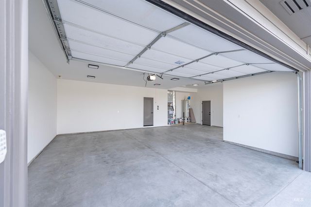 390 S Diesel Way, Boise, ID 83716