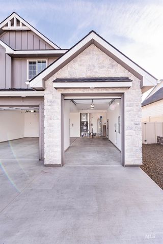 390 S Diesel Way, Boise, ID 83716