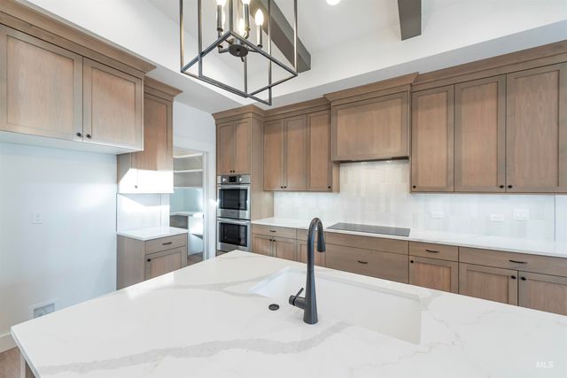 390 S Diesel Way, Boise, ID 83716