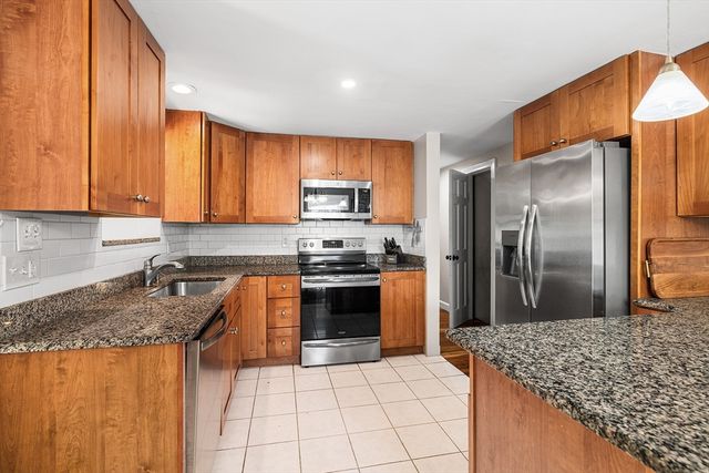 21 Bartlett Ave, Lexington, MA 02420