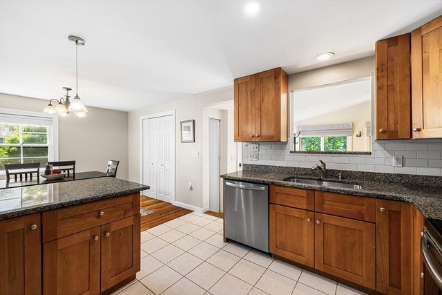 21 Bartlett Ave, Lexington, MA 02420