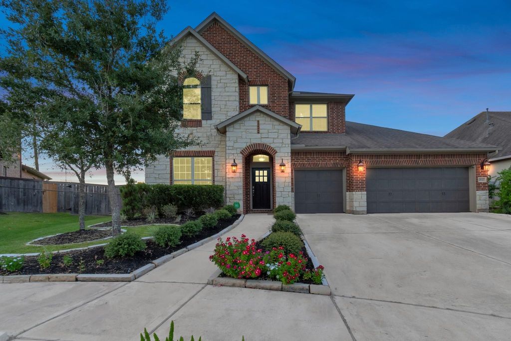 Image 1 of property listing at 2627 Lazy Vine Lane, Missouri City, TX 77459