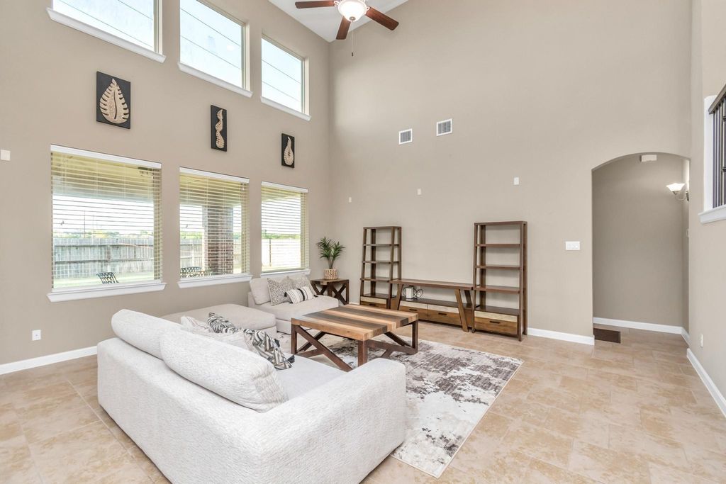 Image 12 of property listing at 2627 Lazy Vine Lane, Missouri City, TX 77459