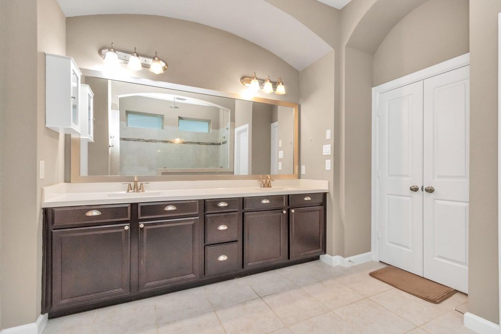 Image 17 of property listing at 2627 Lazy Vine Lane, Missouri City, TX 77459